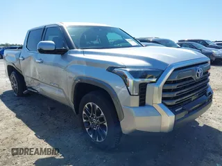 2024 Toyota Tundra Limited z VIN 5TFJA5DB5RX188755, wystawiony jako IAAI lot #41978292 z przebiegiem 7 890 mil mil oraz . Historia ofert i sprzedaży dostępna na DreamBid. Obrazek 1.