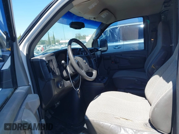2008 Chevrolet Express Cargo z VIN 1GCFG15X681148824, wystawiony jako IAAI lot #41847111 z przebiegiem 251 449 mil mil oraz . Historia ofert i sprzedaży dostępna na DreamBid. Obrazek 5.