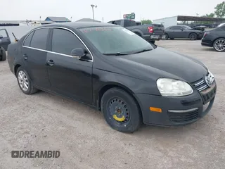 2010 Volkswagen Jetta SE with VIN 3VWRX7AJ2AM046458, listed as a IAAI auction lot 42278171 with 153,781 mi miles and . Bid and sale history available at DreamBid. Image 1.