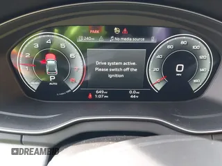 2025 Audi Q5 S line Premium z VIN WA1GAAFY2S2013915, wystawiony jako IAAI lot #41486503 z przebiegiem 649 mil mil oraz . Historia ofert i sprzedaży dostępna na DreamBid. Obrazek 7.