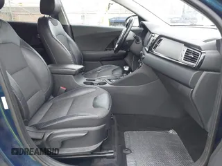 2017 Kia Niro Touring Launch Edition with VIN KNDCC3LC2H5048657, listed as a IAAI auction lot 41736127 with 190,828 mi miles. Bid and sale history available at carsss.com. Image 5.
