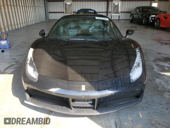 2017 Ferrari 488 z VIN ZFF79ALA1H0227399, wystawiony jako Copart lot #74447644 z przebiegiem Nie podano mil oraz Szkoda całkowita • Salvage title. Historia ofert i sprzedaży dostępna na DreamBid. Obrazek 5.