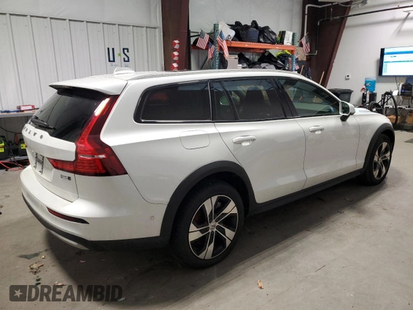 2024 Volvo V60 Plus with VIN YV4L12WY6R2136392, listed as a Copart auction lot 42932275 with 8,443 mi miles and Salvage title. Bid and sale history available at DreamBid. Image 3.