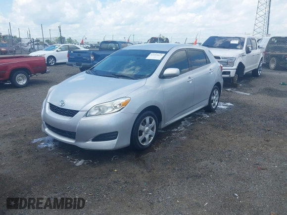 2009 Toyota Matrix z VIN 2T1KU40E89C100754, wystawiony jako IAAI lot #42255027 z przebiegiem 123 769 mil mil oraz . Historia ofert i sprzedaży dostępna na DreamBid. Obrazek 18.