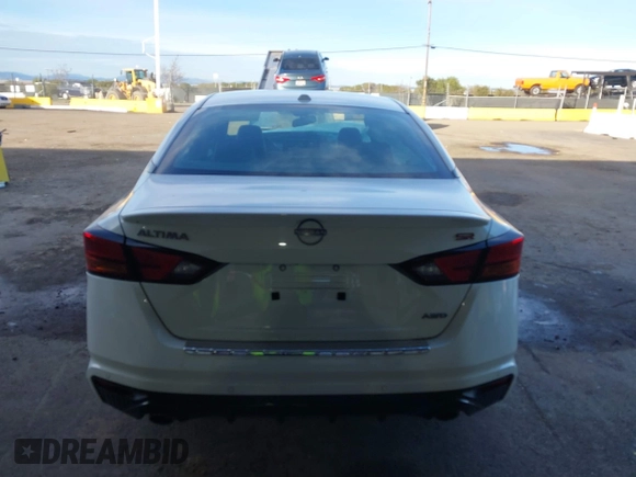 2023 Nissan Altima 2.5 SR with VIN 1N4BL4CW2PN327834, listed as a IAAI auction lot 41200800 with 39,392 mi miles. Bid and sale history available at carsss.com. Image 16.