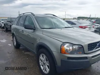 2006 Volvo XC90 2.5L Turbo with VIN YV4CY592761247037, listed as a IAAI auction lot 41888830 with 211,082 mi miles. Bid and sale history available at carsss.com. Image 1.