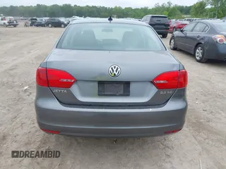 2011 Volkswagen Jetta SE with VIN 3VWDZ7AJ4BM370033, listed as a IAAI auction lot 42367238 with 161,635 mi miles and . Bid and sale history available at DreamBid. Image 16.