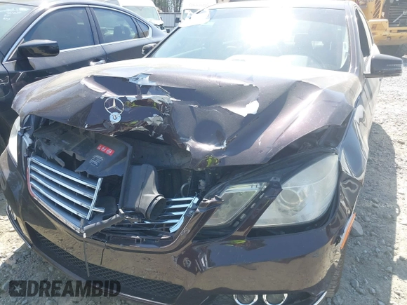 2010 Mercedes-Benz E-Class E 350 Luxury with VIN WDDHF8HBXAA251115, listed as a IAAI auction lot 41901802 with 134,323 mi miles. Bid and sale history available at carsss.com. Image 6.