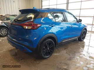 2022 Nissan Kicks SR with VIN 3N1CP5DV2NL499893, listed as a IAAI auction lot 41203699 with 18,665 mi miles. Bid and sale history available at carsss.com. Image 4.