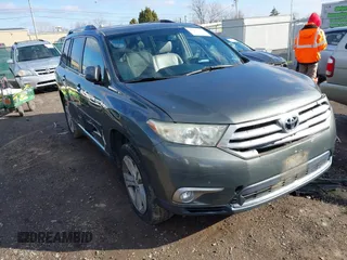 2013 Toyota Highlander Limited with VIN 5TDDK3EH3DS184056, listed as a IAAI auction lot 40928450 with 110,366 mi miles and . Bid and sale history available at DreamBid. Image 1.