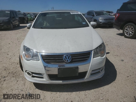 2011 Volkswagen Eos Komfort with VIN WVWBW7AH7BV002564, listed as a Copart auction lot 48761785 with 100,512 mi miles and Clean Title. Bid and sale history available at DreamBid. Image 5.