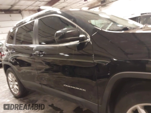 2017 Jeep Cherokee Limited with VIN 1C4PJMDB8HW636804, listed as a IAAI auction lot 41543269 with 118,633 mi miles and . Bid and sale history available at carsss.com. Image 14.