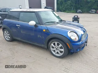 2007 MINI Hardtop с VIN WMWMF33547TT54814, выставлен на аукционе IAAI как лот 42476308 с пробегом 106 422 миль миль и . История ставок и продаж доступна на DreamBid. Изображение 1.