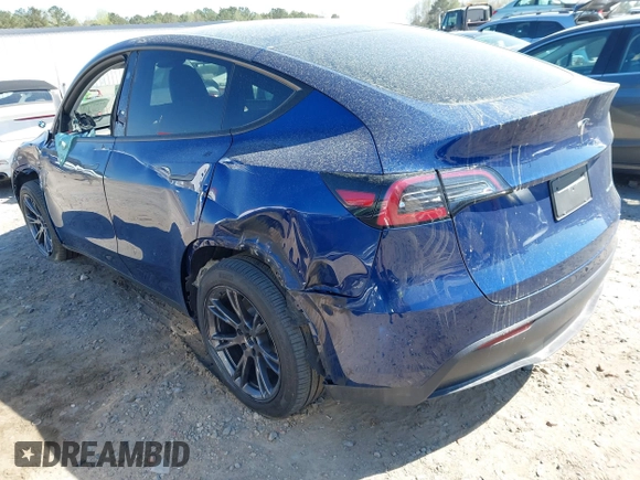 2024 Tesla Model Y Long Range with VIN 7SAYGDEE5RA329172, listed as a IAAI auction lot 41892147 with 8,030 mi miles and . Bid and sale history available at DreamBid. Image 3.