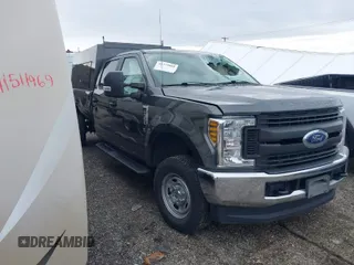 2019 Ford F-350 Platinum z VIN 1FT7W3B65KEF54303, wystawiony jako IAAI lot #41779868 z przebiegiem Nie podano mil oraz . Historia ofert i sprzedaży dostępna na DreamBid. Obrazek 1.