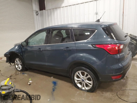 2019 Ford Escape SE z VIN 1FMCU9GD8KUB54347, wystawiony jako Copart lot #87187844 z przebiegiem 86 855 mil mil oraz Szkody całkowita. Historia ofert i sprzedaży dostępna na DreamBid. Obrazek 2.