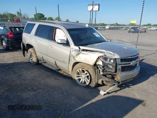 2017 Chevrolet Tahoe LT z VIN 1GNSKBKC1HR233583, wystawiony jako IAAI lot #41985848 z przebiegiem 171 665 mil mil oraz . Historia ofert i sprzedaży dostępna na DreamBid. Obrazek 1.