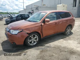 2014 Mitsubishi Outlander GT z VIN JA4JZ4AXXEZ013509, wystawiony jako Copart lot #55891135 z przebiegiem 182 098 mil mil oraz Szkoda całkowita • Salvage title. Historia ofert i sprzedaży dostępna na DreamBid. Obrazek 1.