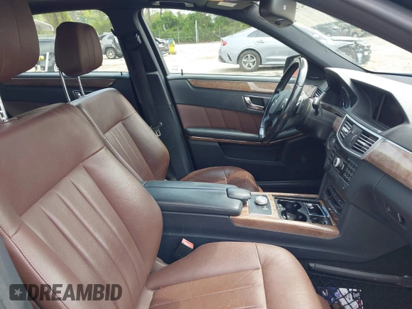 2011 Mercedes-Benz E 350 Luxury z VIN WDDHF8HB0BA269785, wystawiony jako IAAI lot #42120896 z przebiegiem 170 433 mil mil oraz . Historia ofert i sprzedaży dostępna na DreamBid. Obrazek 5.