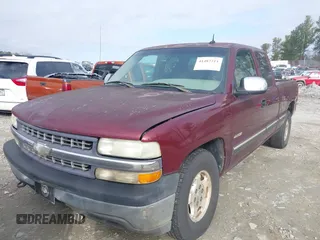 2002 Chevrolet Silverado 1500 LT with VIN 2GCEK19T021400263, listed as a IAAI auction lot 41487311 with 380,441 mi miles. Bid and sale history available at carsss.com. Image 2.