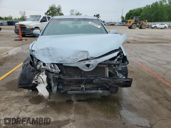 2008 Toyota Camry LE z VIN 4T4BE46KX8R038125, wystawiony jako Copart lot #56580565 z przebiegiem 203 677 mil mil oraz Szkoda całkowita • Salvage title. Historia ofert i sprzedaży dostępna na DreamBid. Obrazek 5.