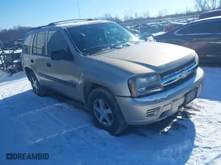 2005 Chevrolet TrailBlazer LT with VIN 1GNDT13S752235509, listed as a IAAI auction lot 41379637 with 131,755 mi miles. Bid and sale history available at carsss.com. Image 1.