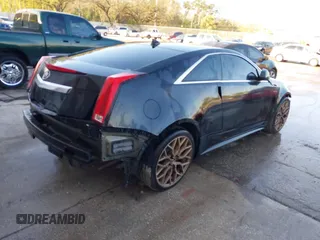 2011 Cadillac CTS Performance z VIN 1G6DJ1ED7B0135191, wystawiony jako IAAI lot #41660128 z przebiegiem 121 567 mil mil oraz . Historia ofert i sprzedaży dostępna na DreamBid. Obrazek 4.