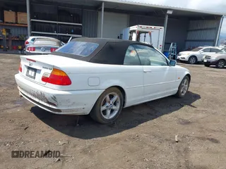 2003 BMW 3 Series 325Ci with VIN WBABS33483JY44155, listed as a IAAI auction lot 41603387 with 133,362 mi miles. Bid and sale history available at carsss.com. Image 4.