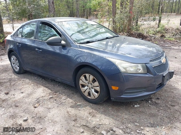 2013 Chevrolet Cruze LS with VIN 1G1PA5SG7D7163172, listed as a IAAI auction lot 42016775 with 183,449 mi miles. Bid and sale history available at carsss.com. Image 1.