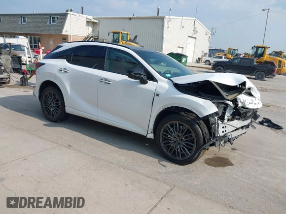2023 Lexus RX 500h F Sport Performance z VIN 2T2BCMEA2PC001025, wystawiony jako IAAI lot #42477242 z przebiegiem 21 722 mil mil oraz . Historia ofert i sprzedaży dostępna na DreamBid. Obrazek 1.