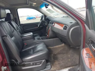 2008 Chevrolet Suburban 2LT with VIN 3GNFK16348G159436, listed as a IAAI auction lot 41981116 with Not Provided miles and . Bid and sale history available at DreamBid. Image 5.