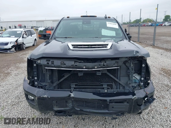 2019 Chevrolet Silverado 2500HD LTZ with VIN 1GC1KTEY5KF151527, listed as a IAAI auction lot 37045890 with 120,233 mi miles. Bid and sale history available at carsss.com. Image 6.