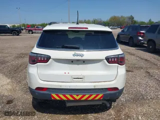 2018 Jeep Compass Latitude with VIN 3C4NJCBB7JT460683, listed as a IAAI auction lot 41550030 with 102,640 mi miles. Bid and sale history available at carsss.com. Image 6.