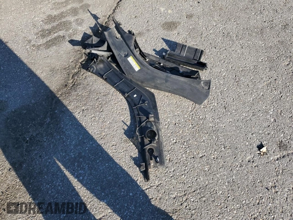 2017 Tesla Model X 90D z VIN 5YJXCAE27HF044791, wystawiony jako Copart lot #46040655 z przebiegiem 149 509 mil mil oraz Szkody całkowita. Historia ofert i sprzedaży dostępna na DreamBid. Obrazek 15.