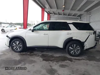 2024 Nissan Pathfinder SL z VIN 5N1DR3CA7RC312806, wystawiony jako IAAI lot #41354638 z przebiegiem 1 148 mil mil oraz . Historia ofert i sprzedaży dostępna na DreamBid. Obrazek 14.