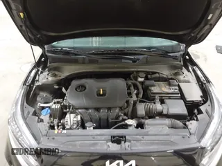 2023 Kia Forte LXS z VIN 3KPF24AD4PE646186, wystawiony jako IAAI lot #42137342 z przebiegiem 15 866 mil mil oraz . Historia ofert i sprzedaży dostępna na DreamBid. Obrazek 10.