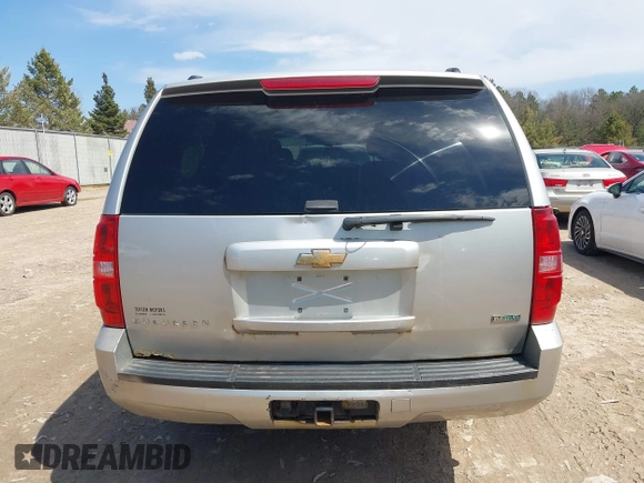 2010 Chevrolet Suburban LS with VIN 1GNUKHE34AR225345, listed as a IAAI auction lot 42106308 with 203,097 mi miles. Bid and sale history available at carsss.com. Image 17.