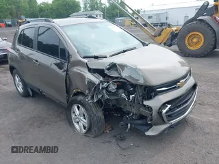 2022 Chevrolet Trax LT z VIN KL7CJPSM1NB524916, wystawiony jako IAAI lot #42511895 z przebiegiem 48 006 mil mil oraz . Historia ofert i sprzedaży dostępna na DreamBid. Obrazek 1.