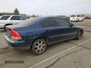 2004 Volvo S60 with VIN YV1RH59H142395252, listed as a Copart auction lot 86913824 with 139,999 mi miles and Salvage Title. Bid and sale history available at carsss.com. Image 3.
