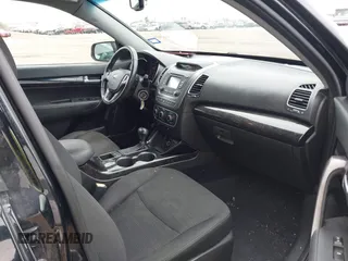 2014 Kia Sorento LX with VIN 5XYKT3A64EG483756, listed as a IAAI auction lot 41472374 with 118,660 mi miles. Bid and sale history available at carsss.com. Image 5.