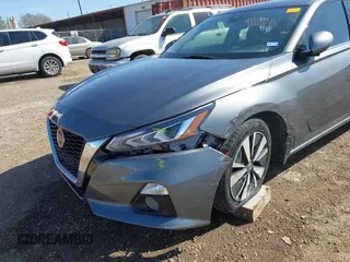 2019 Nissan Altima SV with VIN 1N4BL4DVXKN305921, listed as a IAAI auction lot 41822527 with 137,205 mi miles and . Bid and sale history available at DreamBid. Image 6.