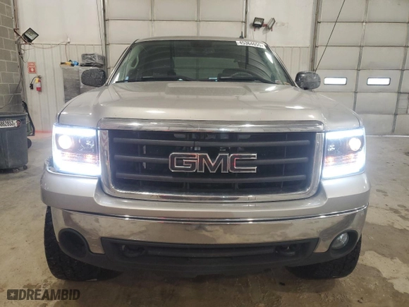 2008 GMC Sierra 1500 SLE1 with VIN 3GTEK13J98G221324, listed as a Copart auction lot 45364655 with 305,436 mi miles and Salvage Title. Bid and sale history available at carsss.com. Image 5.