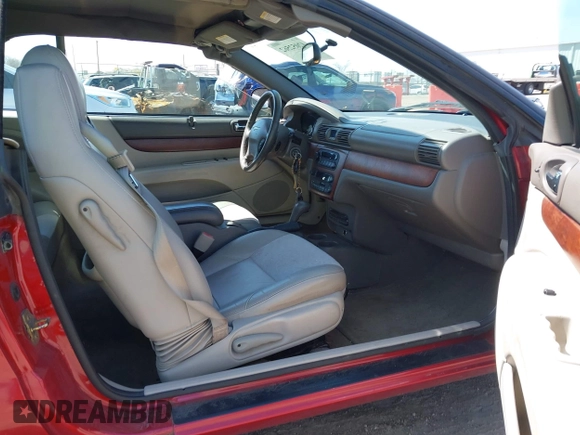 2005 Chrysler Sebring Limited with VIN 1C3EL65R75N664561, listed as a IAAI auction lot 42052562 with 121,333 mi miles and . Bid and sale history available at DreamBid. Image 5.