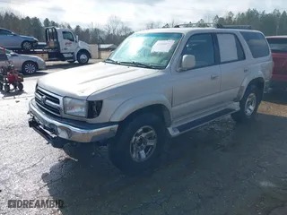 2000 Toyota 4Runner SR5 with VIN JT3GN86R2Y0147585, listed as a IAAI auction lot 41360071 with 199,465 mi miles. Bid and sale history available at carsss.com. Image 22.