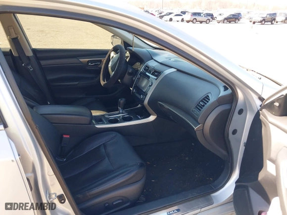2015 Nissan Altima 2.5 with VIN 1N4AL3AP7FN380111, listed as a IAAI auction lot 41706110 with 94,761 mi miles. Bid and sale history available at carsss.com. Image 5.