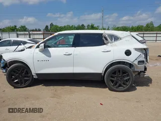 2021 Chevrolet Blazer LT z VIN 3GNKBCRS6MS526776, wystawiony jako IAAI lot #42070442 z przebiegiem 23 187 mil mil oraz . Historia ofert i sprzedaży dostępna na DreamBid. Obrazek 15.