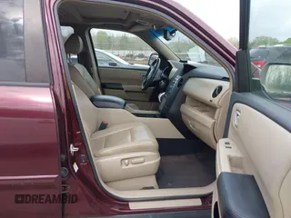2009 Honda Pilot EX-L with VIN 5FNYF486X9B026041, listed as a IAAI auction lot 41942718 with 219,301 mi miles and . Bid and sale history available at carsss.com. Image 5.