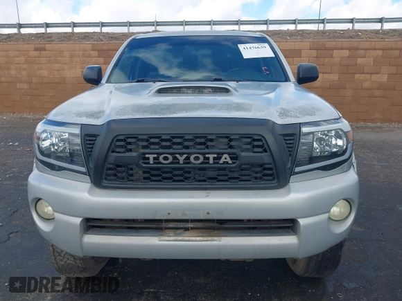 2007 Toyota Tacoma PreRunner z VIN 5TEJU62N17Z386619, wystawiony jako IAAI lot #41476639 z przebiegiem 232 440 mil mil oraz . Historia ofert i sprzedaży dostępna na DreamBid. Obrazek 12.