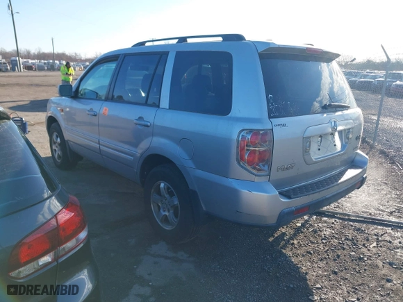 2006 Honda Pilot EX-L with VIN 2HKYF18586H503553, listed as a IAAI auction lot 41888747 with 227,307 mi miles. Bid and sale history available at carsss.com. Image 3.