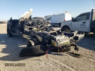 2017 Ford F-350 Lariat z VIN 1FT8W3DT5HEF45746, wystawiony jako Copart lot #76493074 z przebiegiem Nie podano mil oraz Nie do naprawy • Non repairable. Historia ofert i sprzedaży dostępna na DreamBid. Obrazek 2.